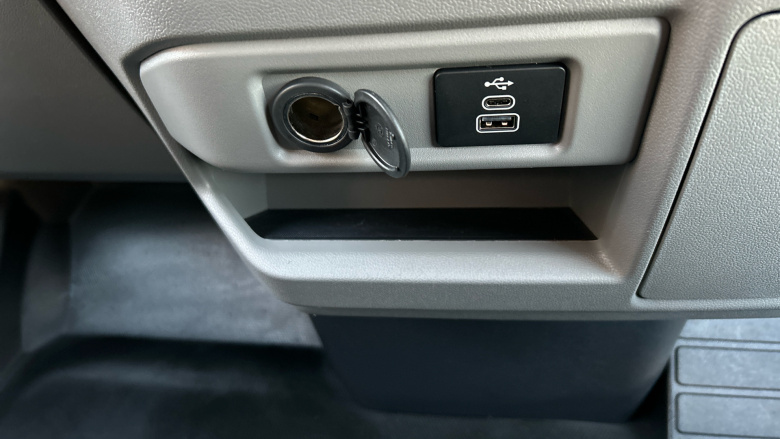 Ford Transit Custom E-320 L1 Rwd 100kW 65kWh H1 Van Limited Auto